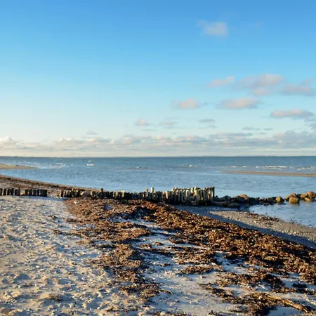 Three-bedroom In בית נופש
