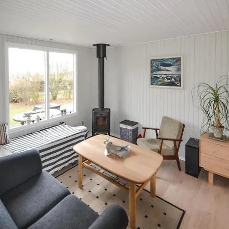 Dom wakacyjny Three-bedroom In *